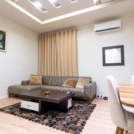 公寓 Elite Flats 2 *